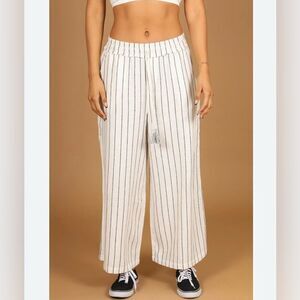 Rewash Women’s Gray Striped Cropped Pants Large Elastic Waist Wide Leg Boho‎